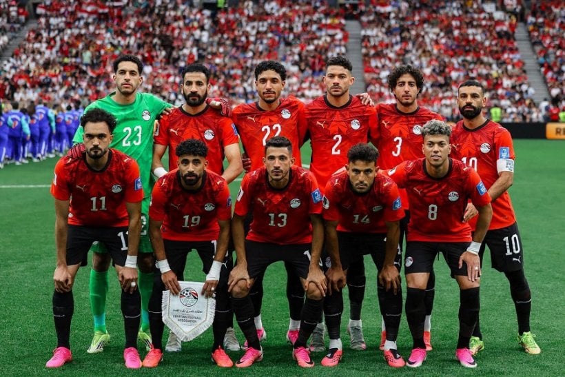 منتخب مصر بالقميص الأحمر أمام أنجولا