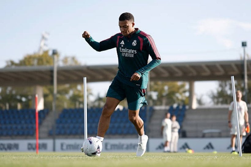 مبابي يسعى لاستعادة رضا جماهير ريال مدريد أمام فياريال